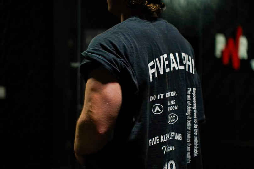 THE SIGNATURE TEE