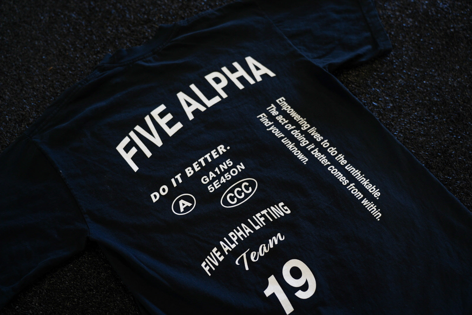 THE SIGNATURE TEE